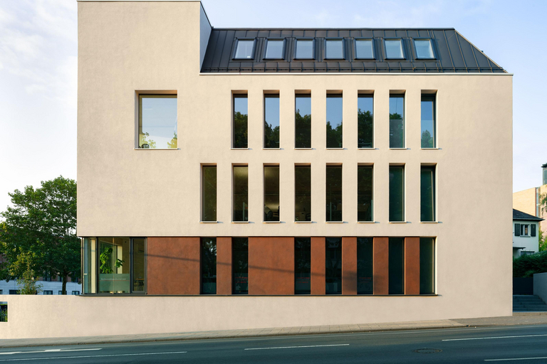 Neubau_auf_der_Wiesbadener_Villeninsel_zwischen_Gruenderzeit_und_Moderne_Bild_2